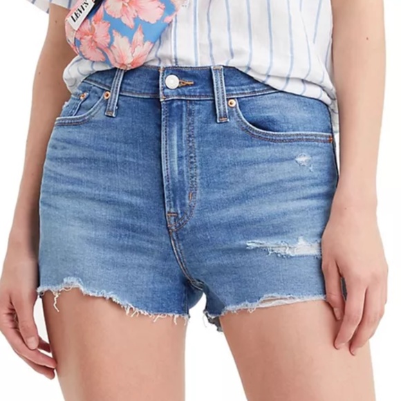 Women's Levi's® High Rise Frayed Hem Jean Shorts - Picture 2 of 6